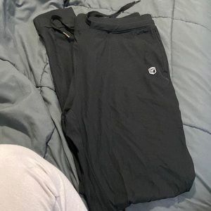 Born primitive joggers